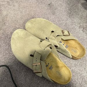birkenstock bostons in taupe